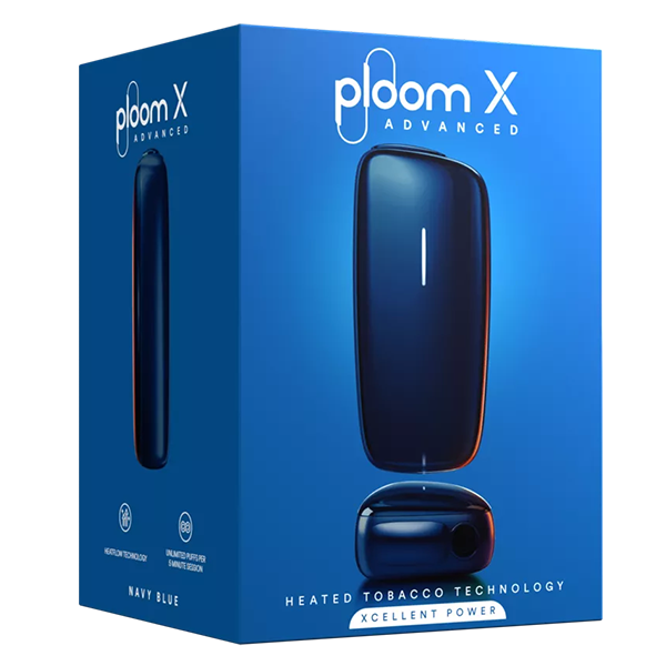 Das Ploom X Navy Blue Devicekit plus gratis sticks aus weissem Hintergrund 